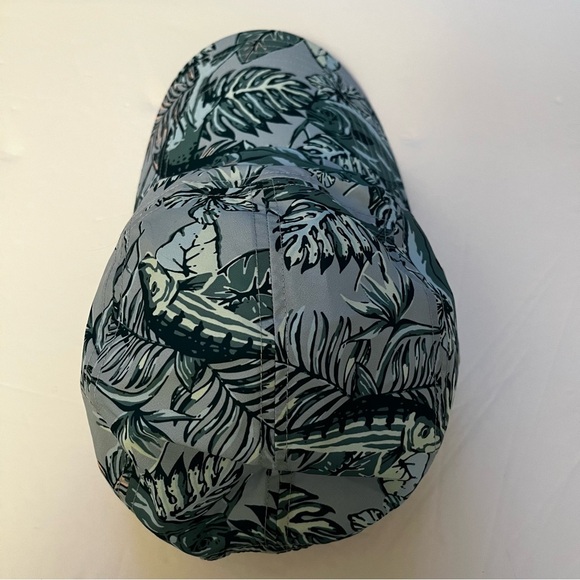 Simms Leaf Patterned Cap in Green and Gray Tropical Velcro back - Picture 5 of 6